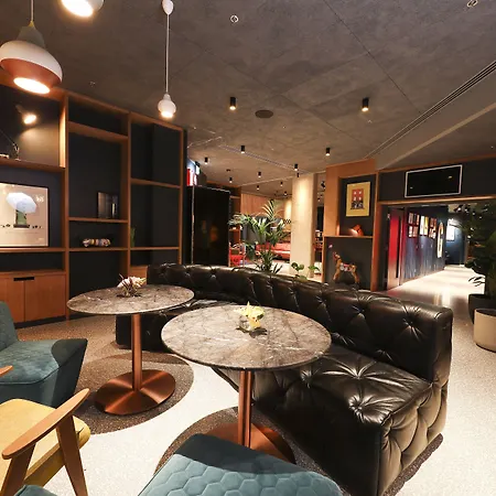 Marlin Hotel Stephens Green-3