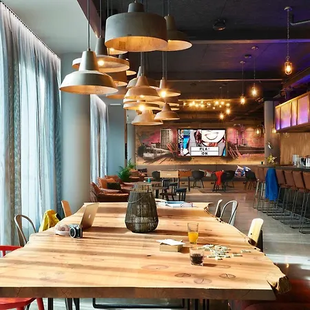 Moxy Dublin City-3