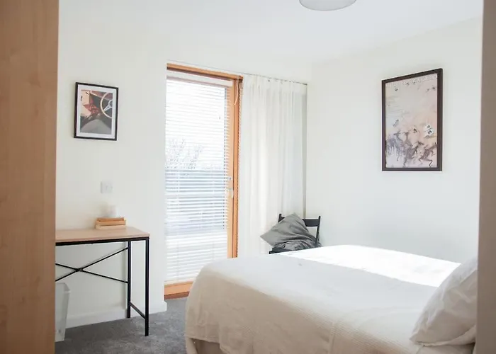 2 Bed 2 Bath Apartment With Canal View