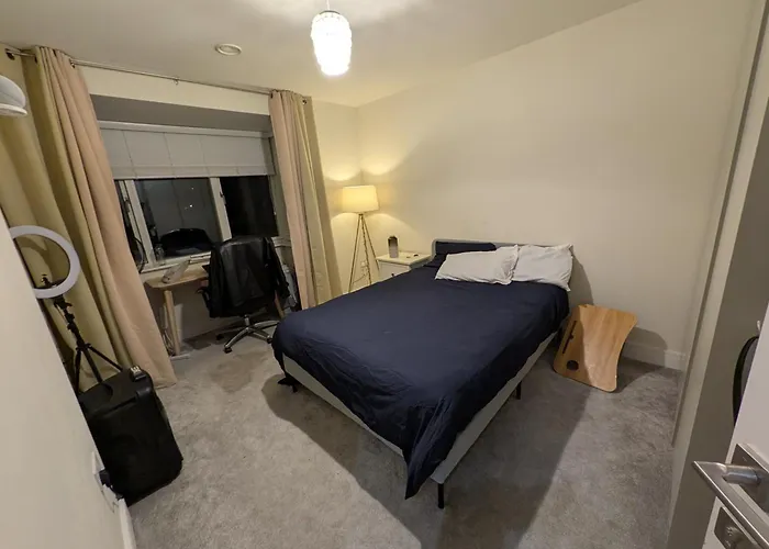 Pvt Ensuite Room ,25 Mins Train To City Center