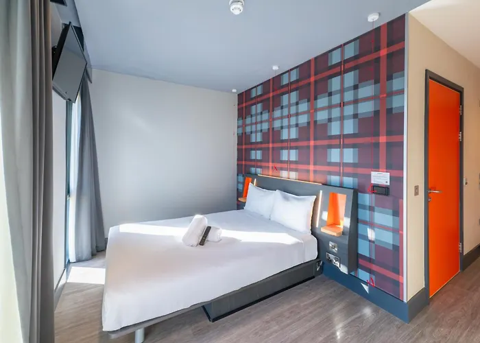 Easyhotel