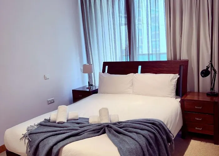 Central Prime King Size Apartment