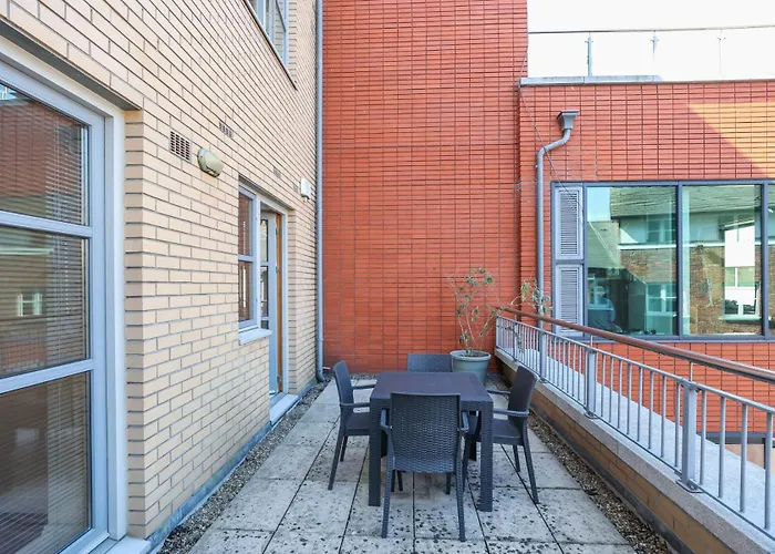 Grand Canal Square Apartments Dublino