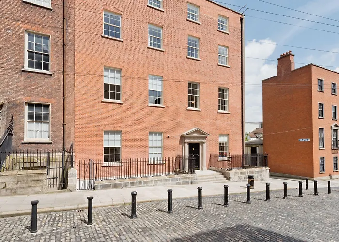Henrietta Suites City Centre