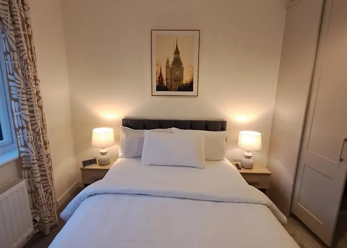 Cozy Bedroom In Lucan, Dublin