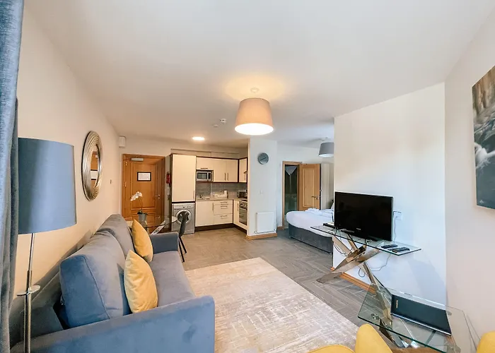 Broc House Suites